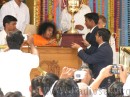 07. Giving away the championship trophy to the Brindavan captains * 3264 x 2448 * (2.77MB)